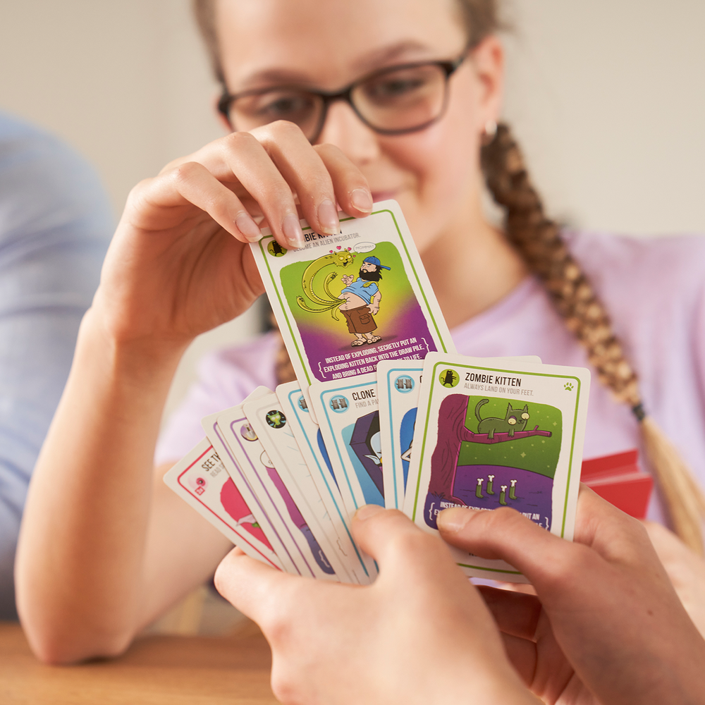 Exploding Kittens - El bien contra el mal - 2-5 Players - (Español)